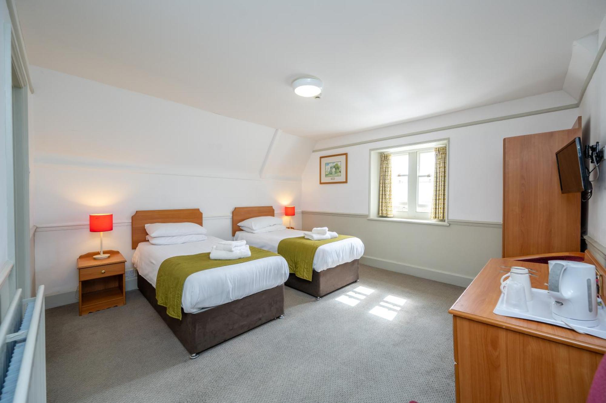 The Golden Lion 3*
